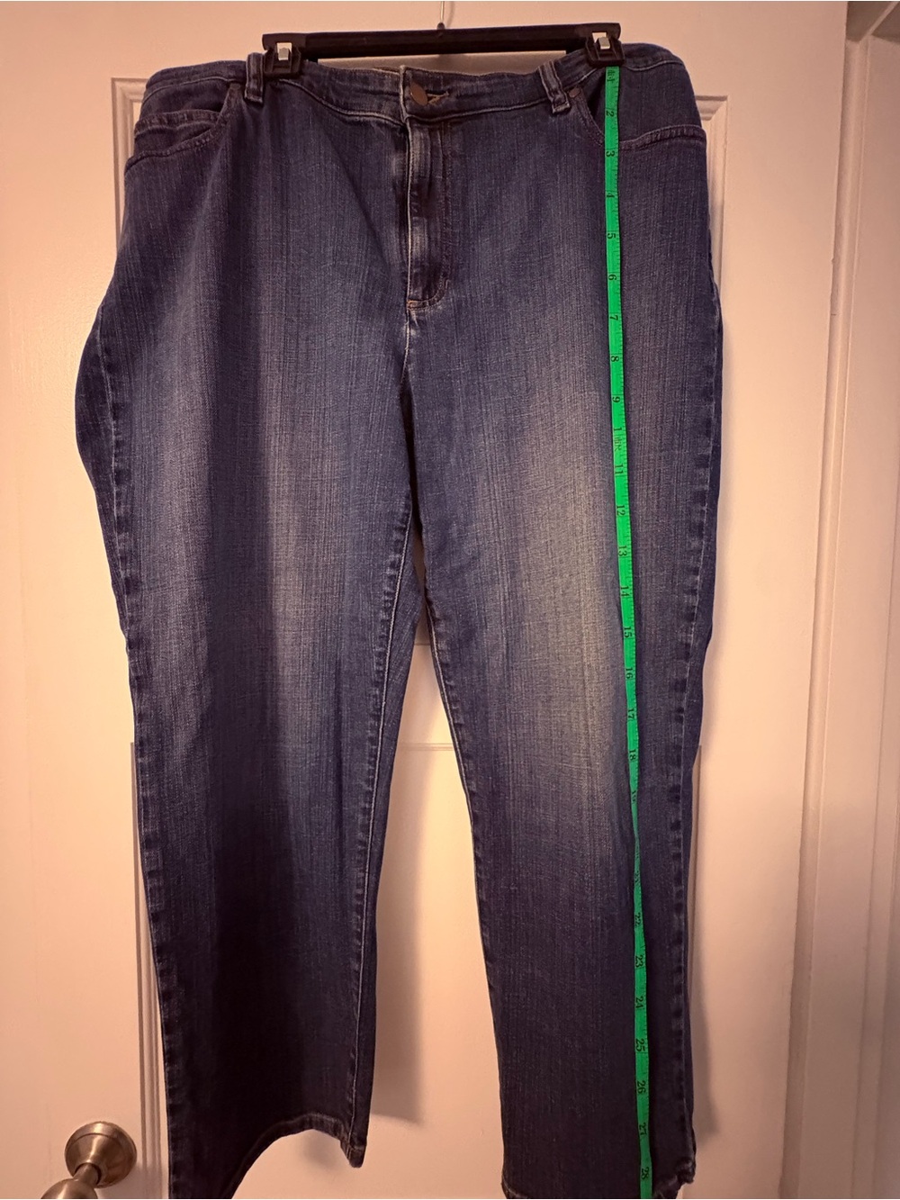 Classic Mid Wash Women’s Barrel Jeans